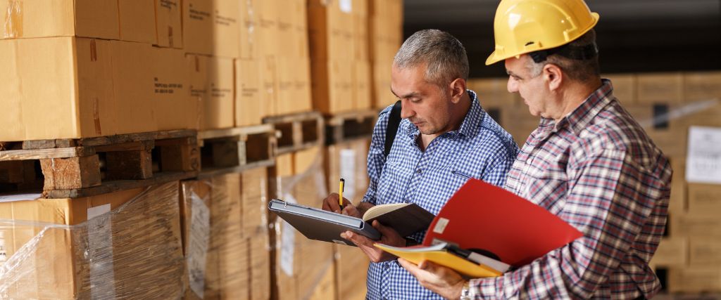 Experienced customs specialists ensuring seamless import and export clearance with full UAE compliance and zero delays.