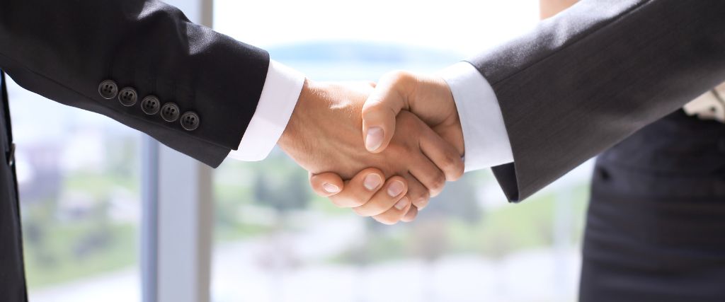 Real-time shipment tracking with secure handling and full cost transparency for total shipping confidence